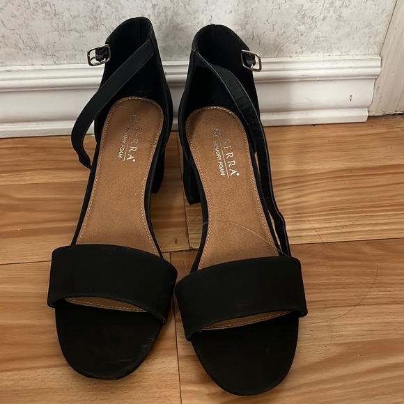 Heels - Picture 1 of 4